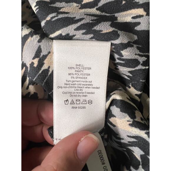 NWT Express Blouse Bodysuit Black Silver Metallic Ruffle Off Shoulder Medium - Picture 6 of 8